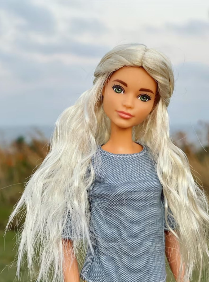 Shadow White Vegan Mohair Wig for 1/6 Fashion Dolls, 3-4" Head
