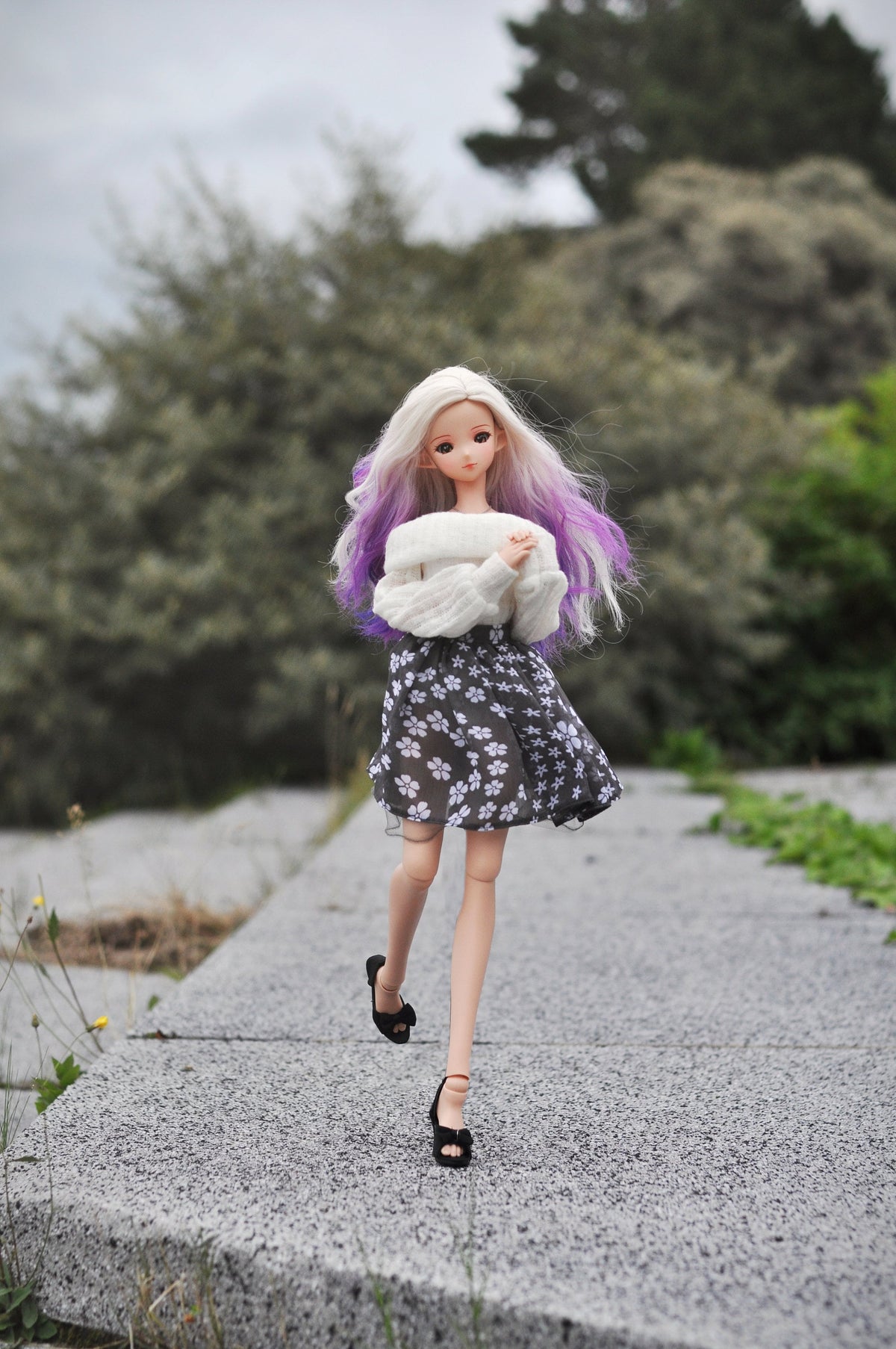 Custom doll WIG for Smart Dolls- Heat Safe - Tangle Resistant- 8.5" head size of BJD, SD, Dollfie Dream dolls curls Tan Cap Pinks