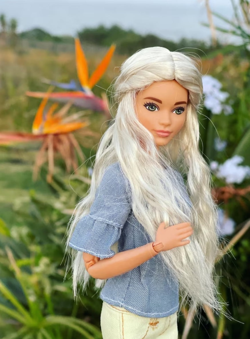 Shadow White Vegan Mohair Wig for 1/6 Fashion Dolls, 3-4" Head