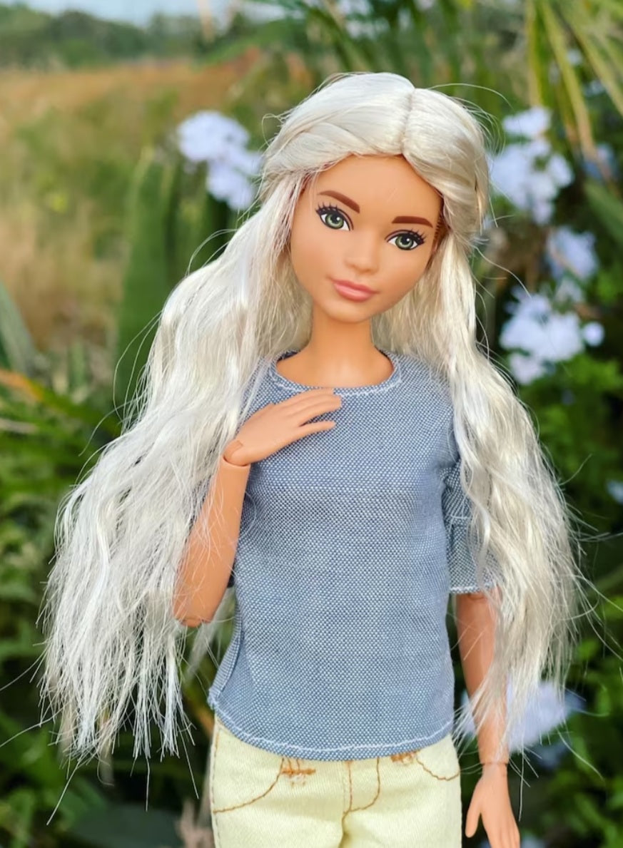 Shadow White Vegan Mohair Wig for 1/6 Fashion Dolls, 3-4" Head