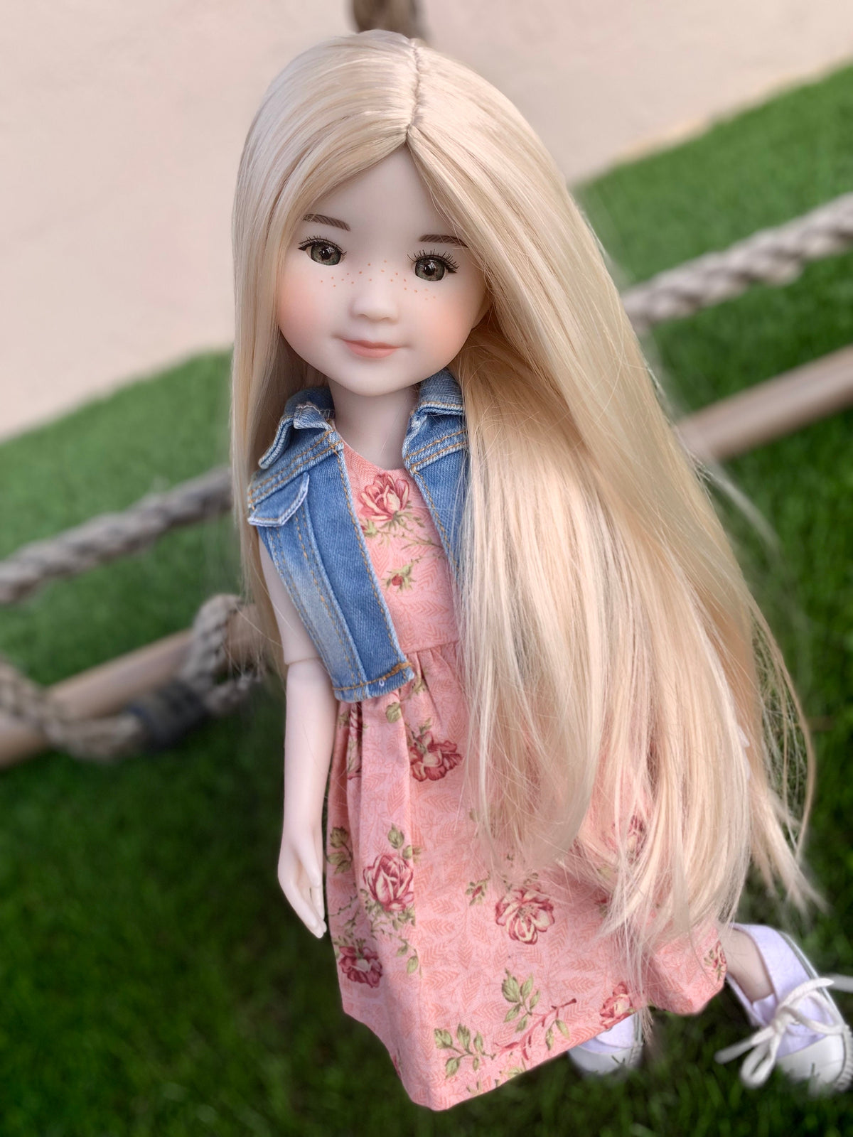 Exclusive Vegan Mohair Custom doll WIG fits 8-9" head size Kaye Wiggs, RRFF, Meadowdolls Dumplings , bjd, "Stretch Fit" Zazou dolls