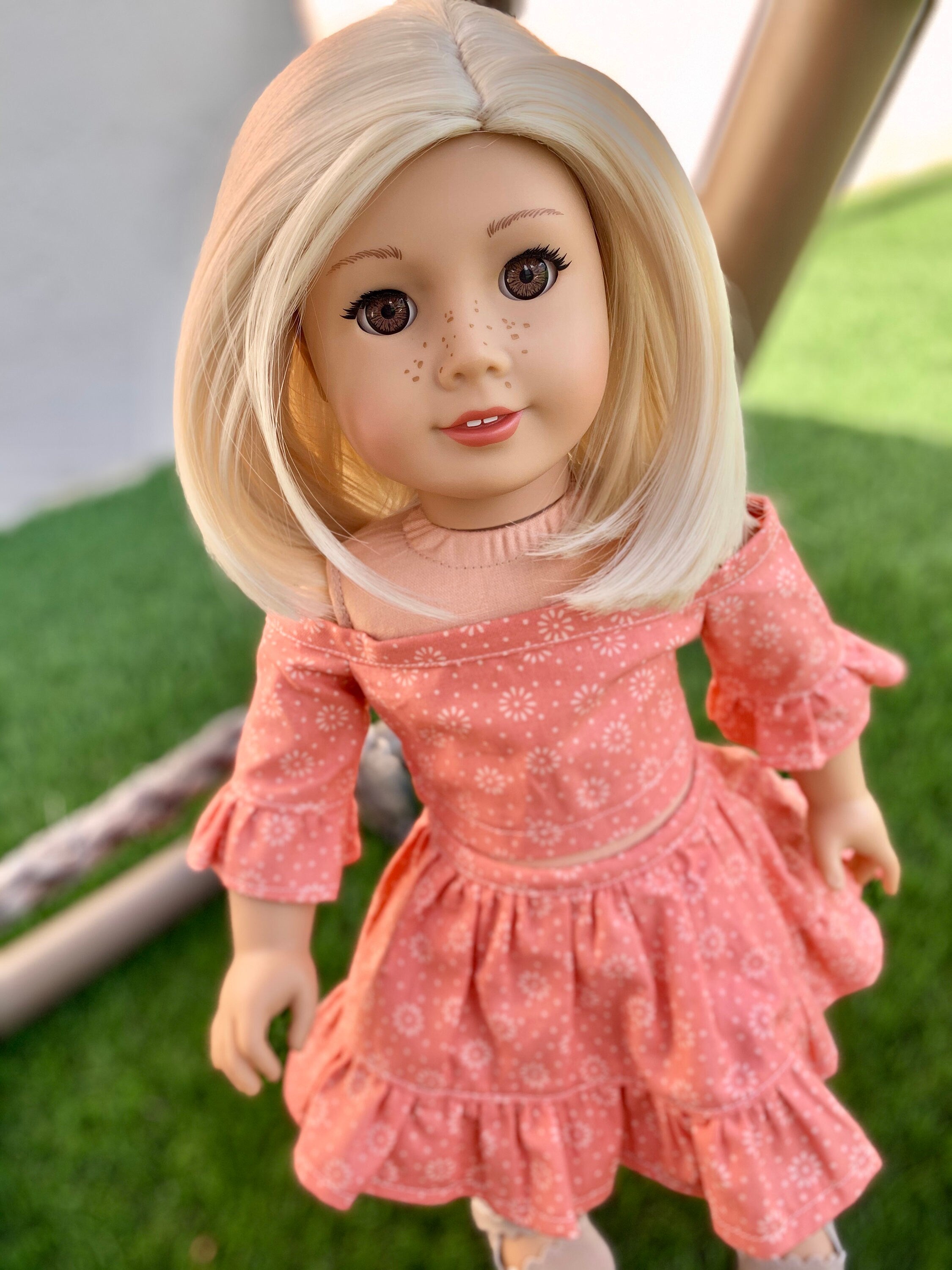 Custom doll wig for 18" American Girl Dolls - Heat Safe - Tangle Resistant -fits 10-11" head size of 18" dolls OG Blythe BJD Gotz Blonde Bob