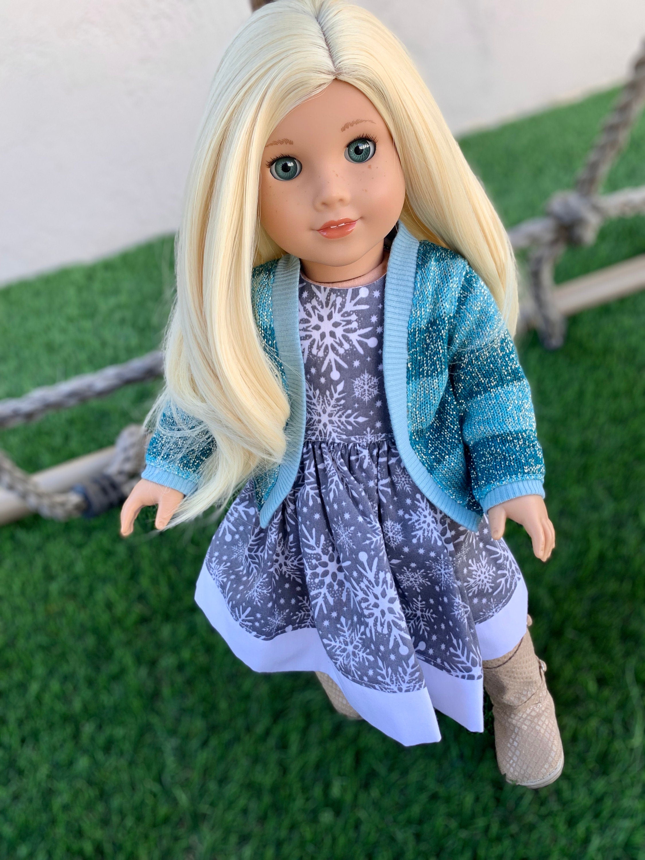 Custom doll wig for 18" American Girl Dolls - Heat Safe - Tangle Resistant - fits 10-11" head size of 18" dolls OG Blythe BJD Gotz  blonde